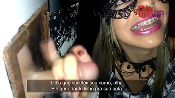 Cristina Almeida Convida Alguns Fas Desconhecidos Para Participar Do Gloryhole 4 Na Cabine Do Cinema Cine Kratos No