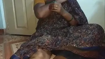 Boobs squeeze and sex by aunty